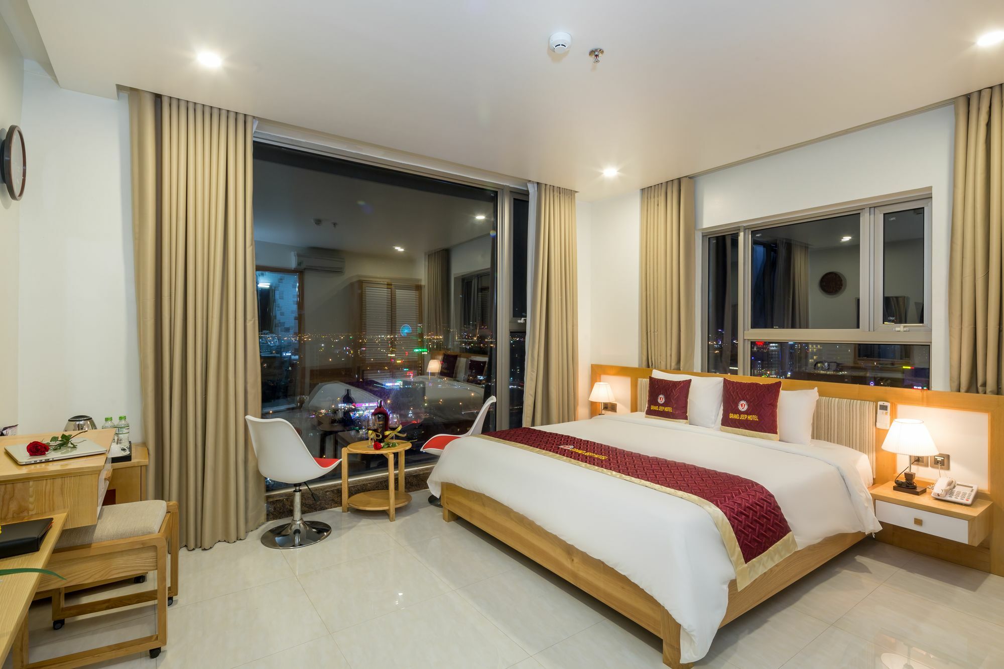 Grand Jeep Hotel Đà Nẵng Kültér fotó